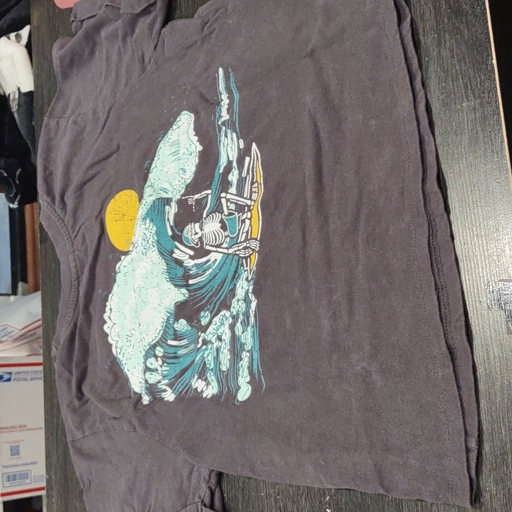Distressed Crop Top - Picture 2 of 3